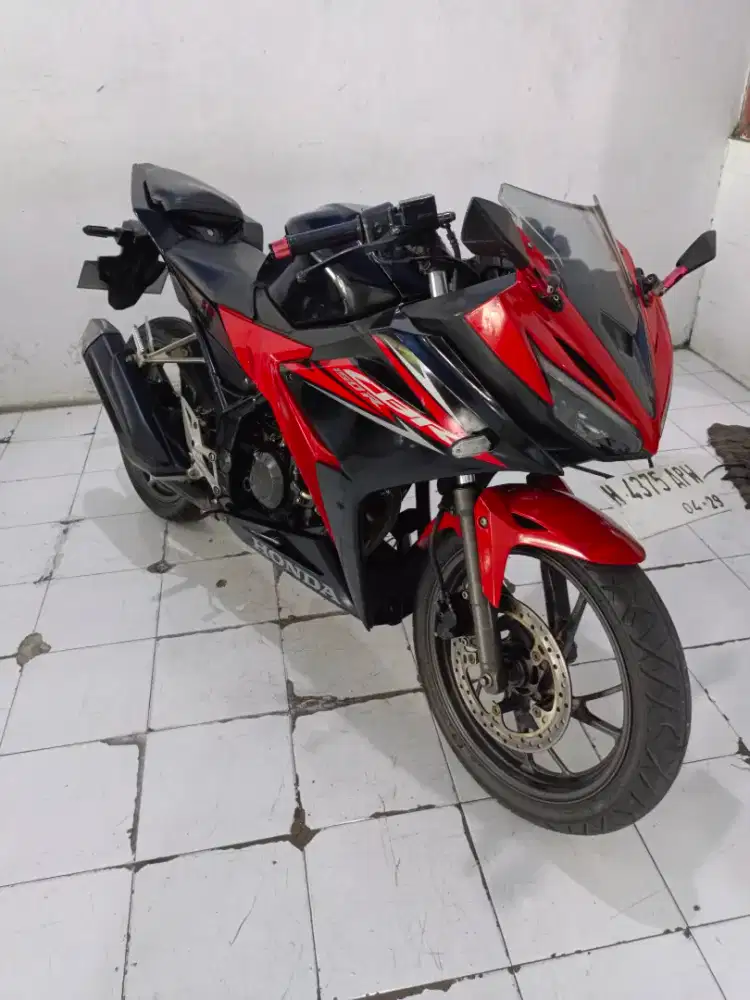 honda CBR 2019 merah