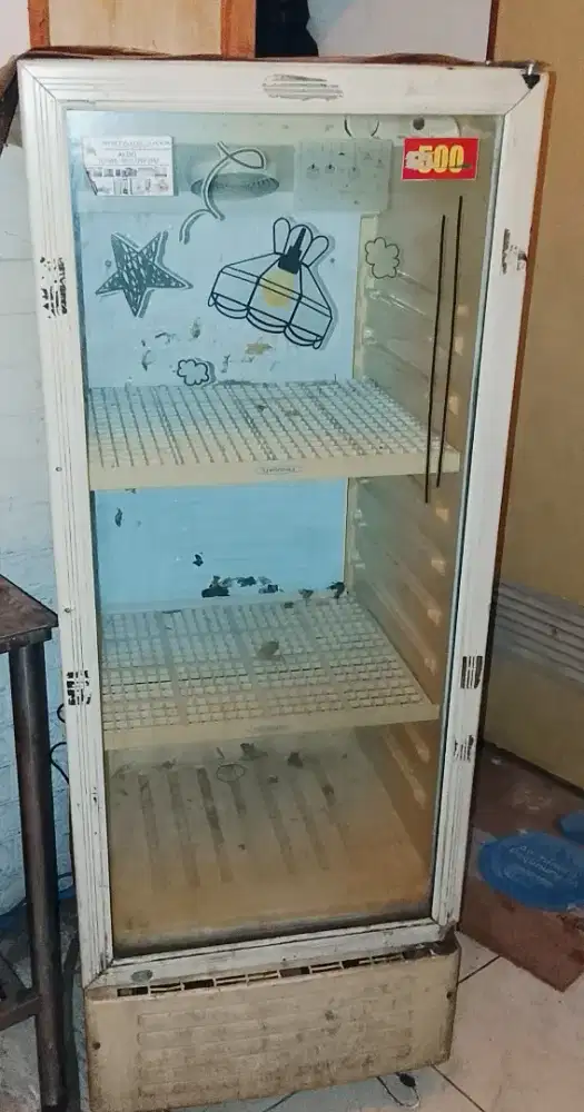 Showcase ( kulkas )