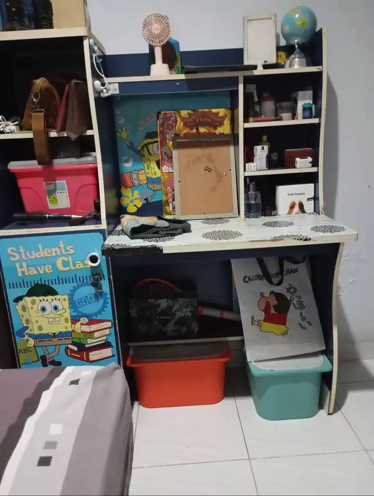 Meja belajar anak spongbob