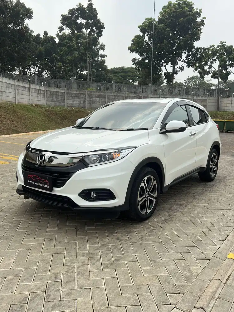 Honda hrv E cvt 2021 putih, low km, siapa cepat dia dapat
