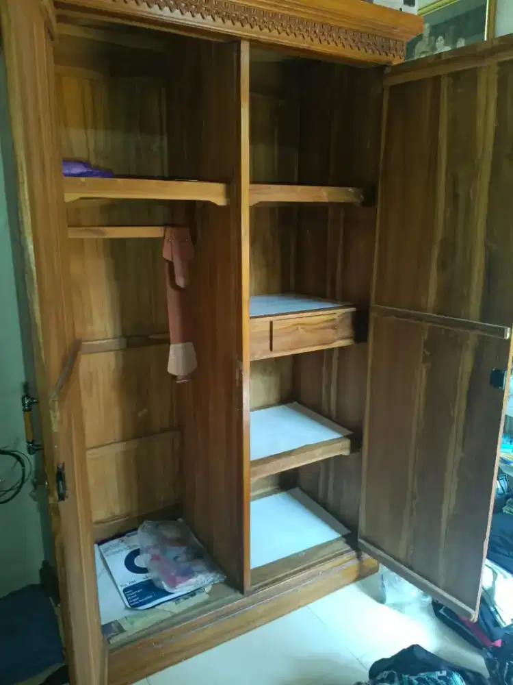 JUAL CEPAT LEMARI KAYU