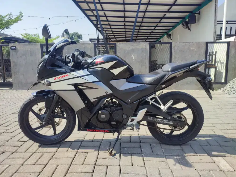 READY #1 UNIT CBR 150R / CBR K45 / CBR150R TAHUN 2015