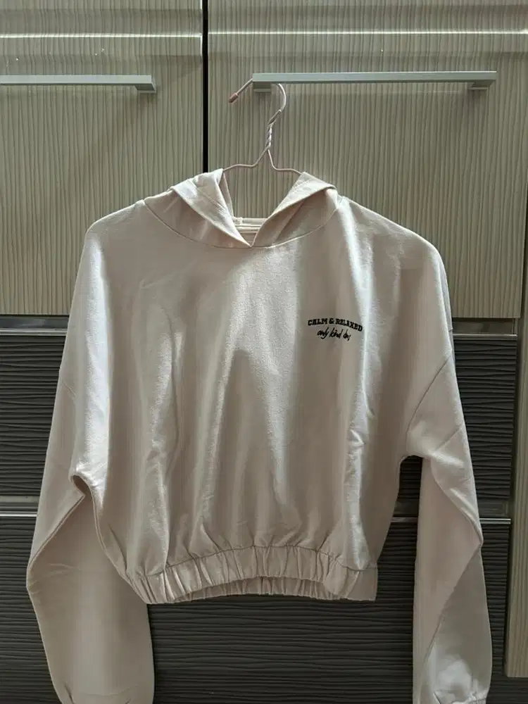 PRELOVED HOODIE CROP COLORBOX CREAM SIZE S