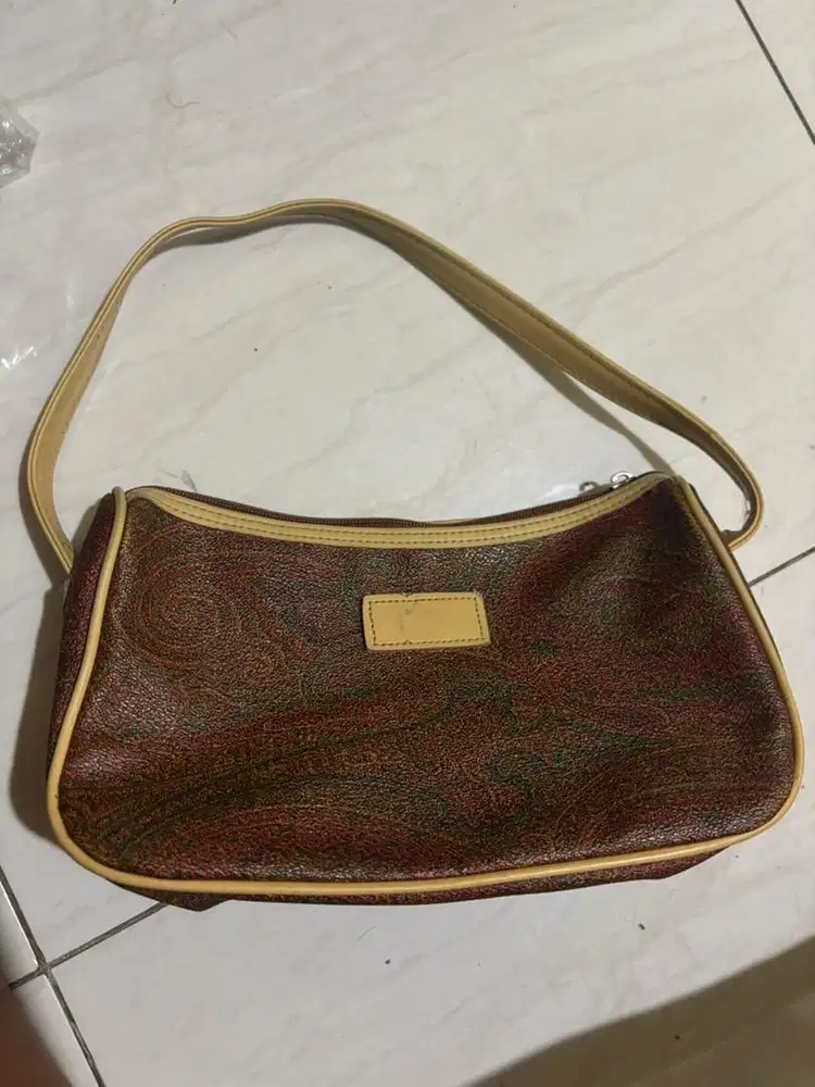 Tas shoulder bag cokelat