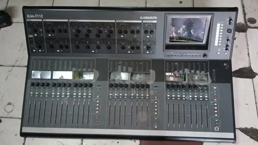 Mixer Allen&Heath ilive T112 kondisi rusak untuk yg hobi otak atik