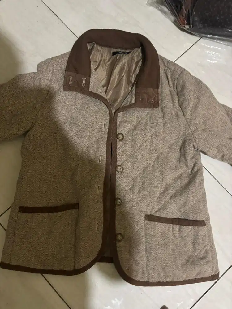 Jaket cokelat hangat