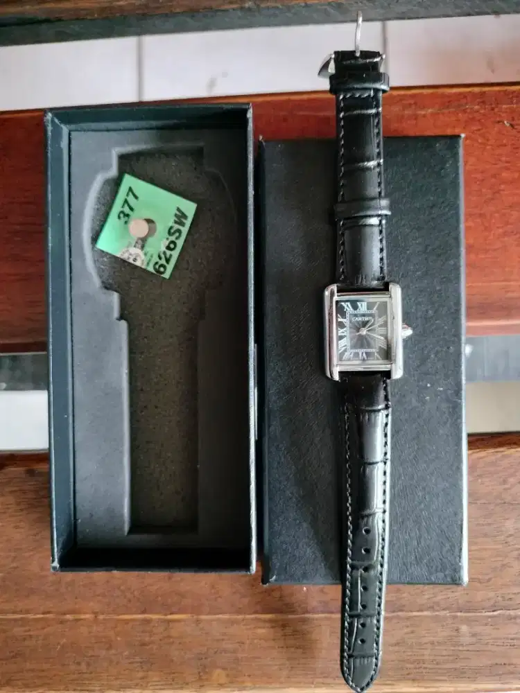 Jam cartier wanita baru