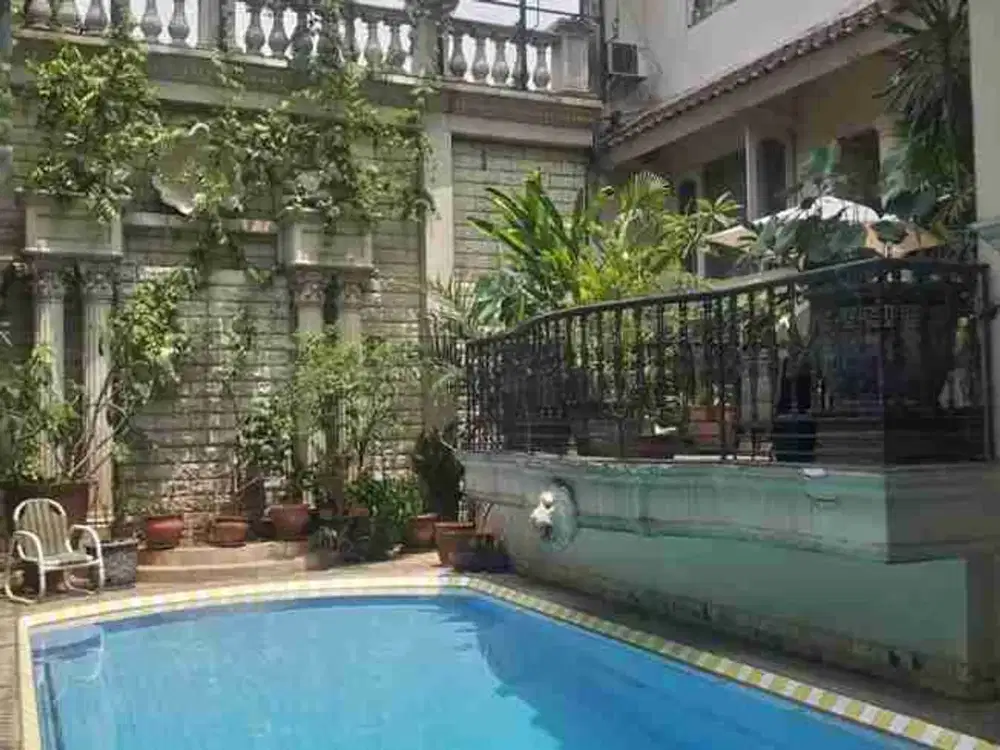RUMAH  2 LANTAI DIJUAL DI LEBAK BULUS JAKARTA SELATAN