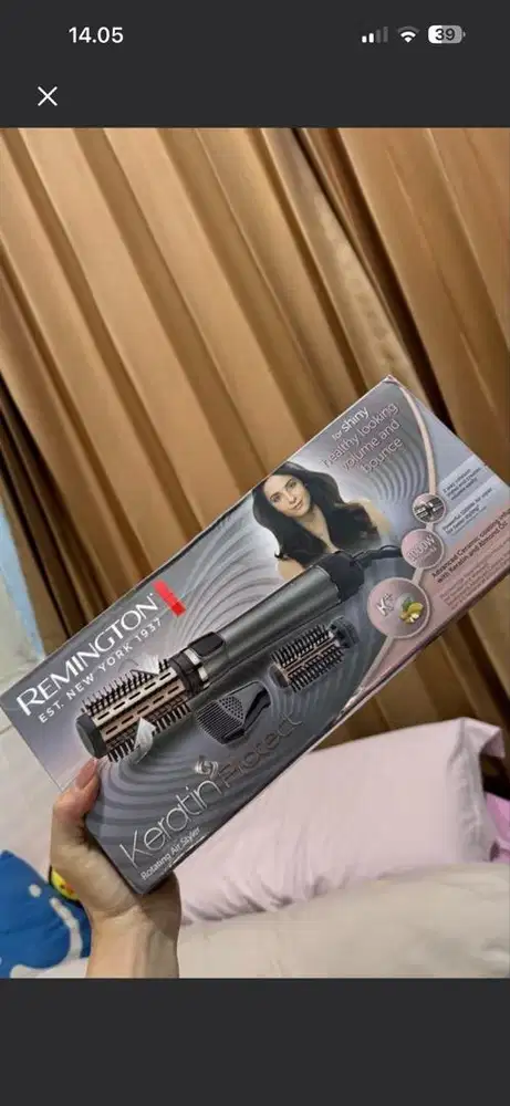 Hairdryer, blow dryer