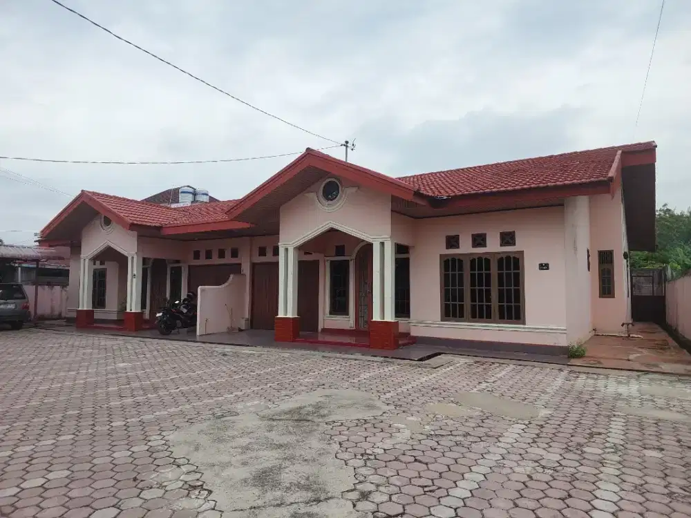 Rumah di sewakan daerah jend Sudirman