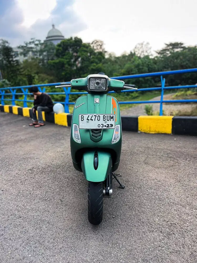 VESPA S 125 IGET 2019 HIJAU - TERMURAH