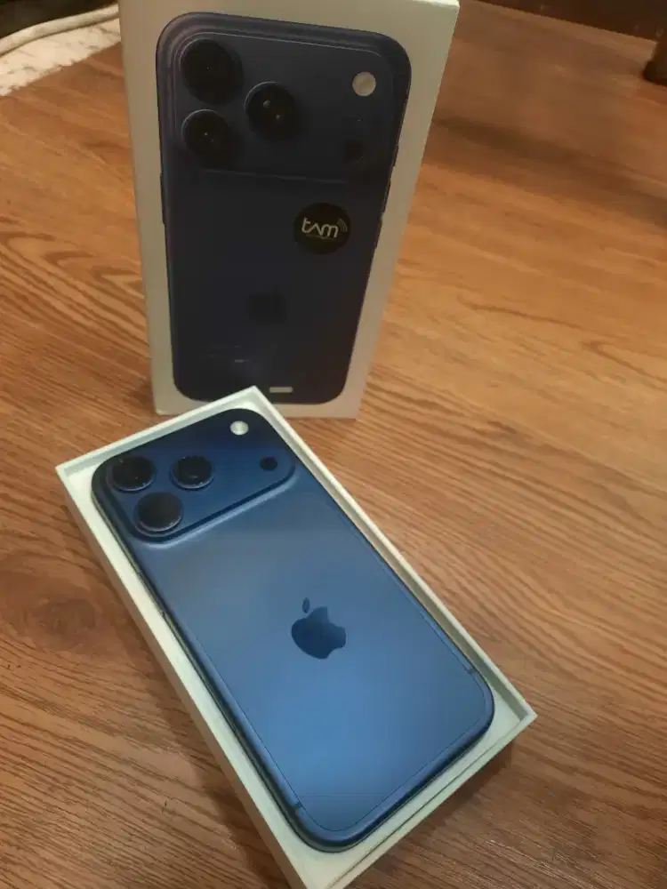 Jual cepat IPHONE 17 pro deep blue 256gb
