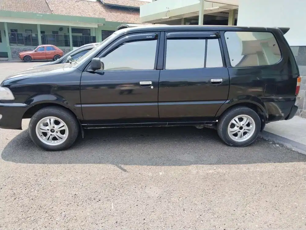 Toyota Kijang 2004 Bensin