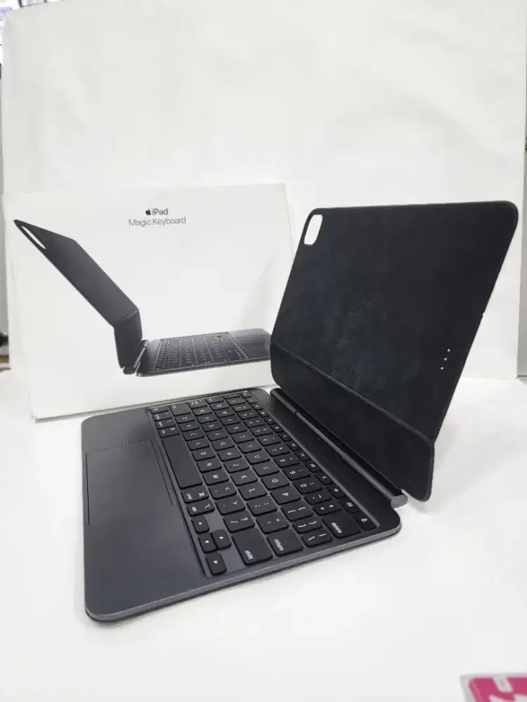 Apple magic keyboard m4 11 inch
Black ex inter 
L