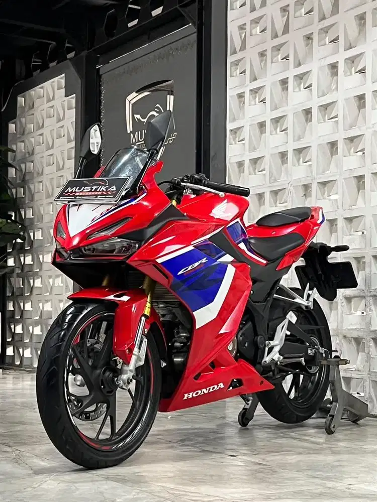 Stok Terbatas!!Honda CBR 150 Tricolor th 2023 - Ayu Mustika