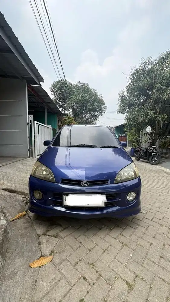 DIJUAL DAIHATSU YRV MATIC 2002 – BIRU