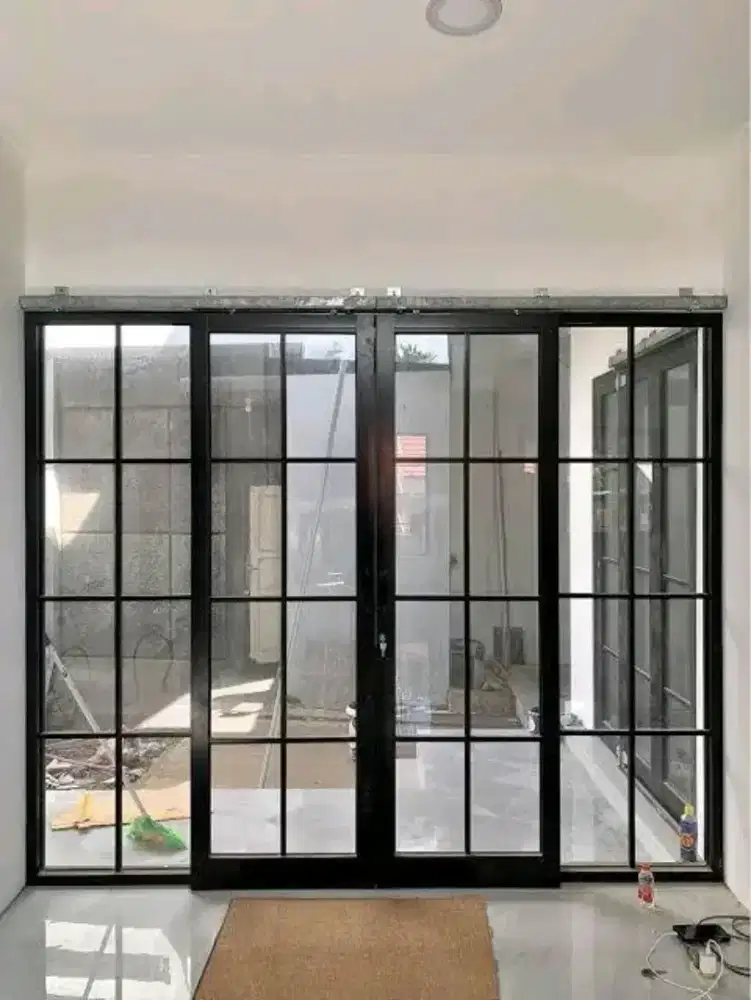 Pintu kaca dan partisi kaca