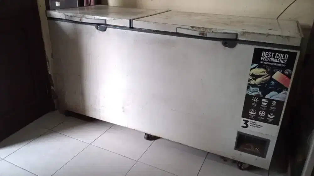 Di jual Freezer GEA 600 liter