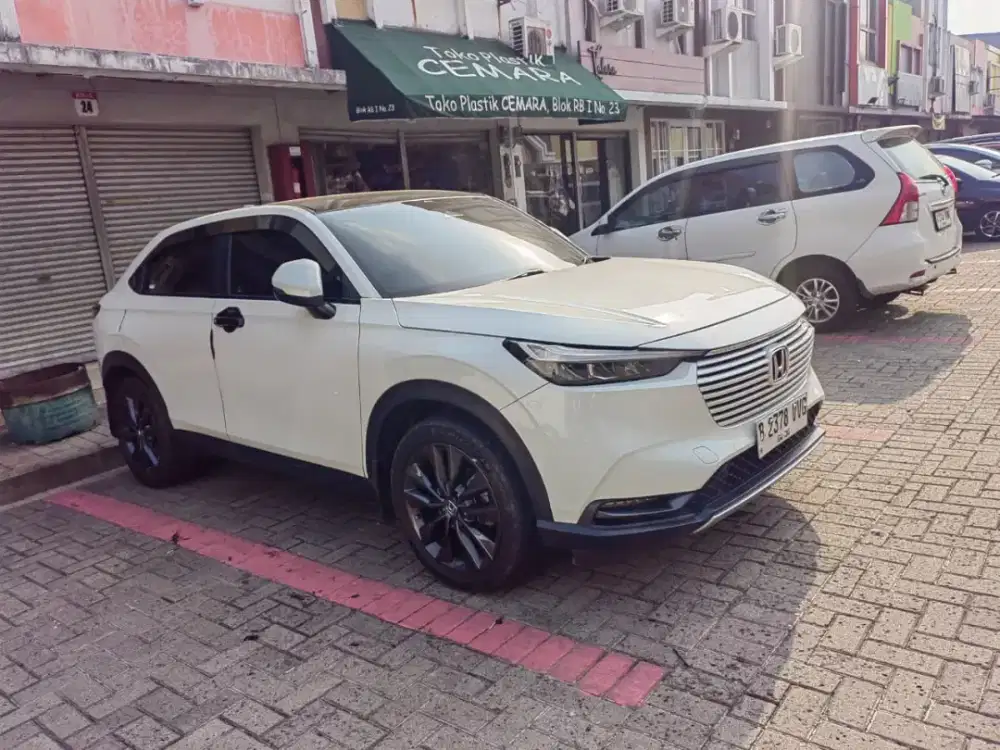 Honda HRV 2022 putih