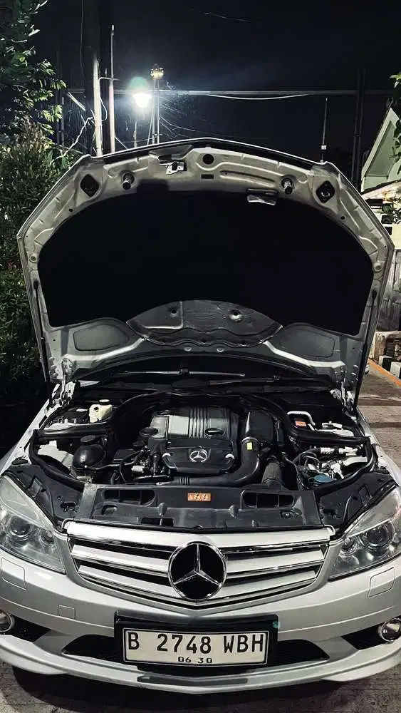 Mercedes-Benz C250 2010 Bensin