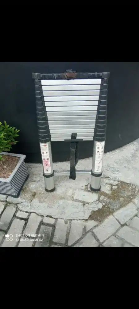 Tangga Teleskopik 4 Meter Bekas