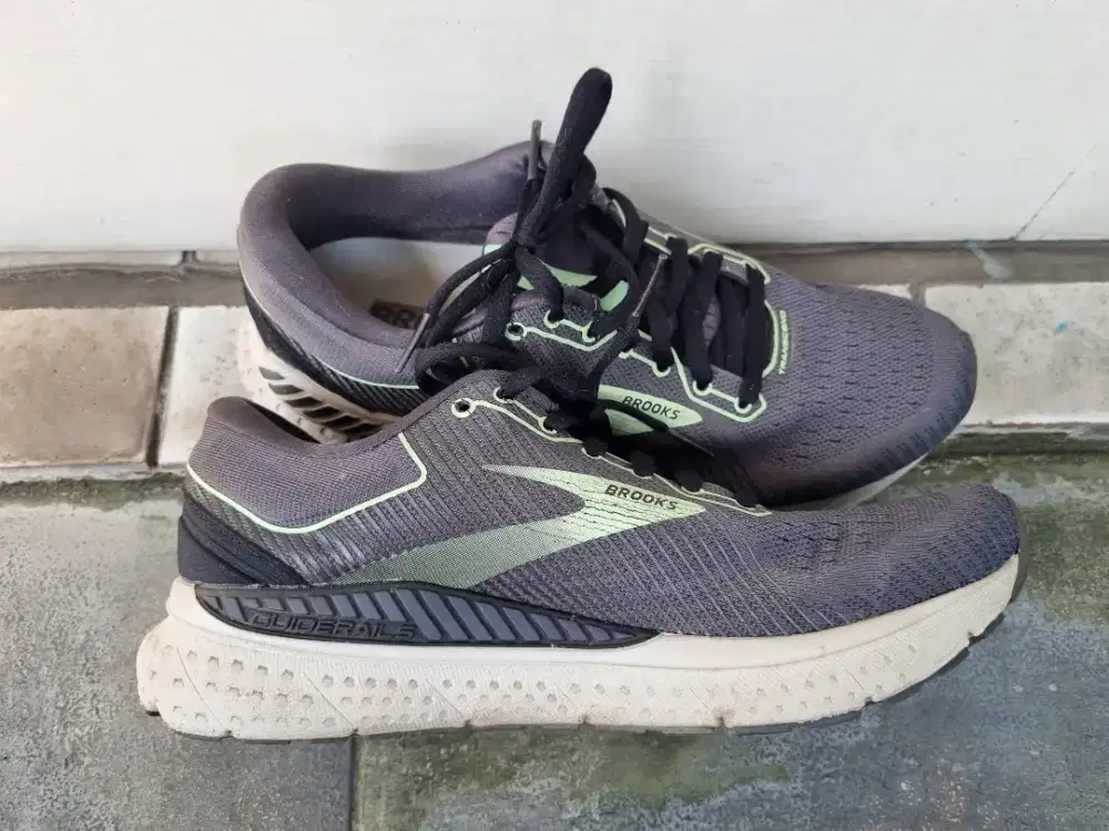 Preloved Brooks Transcend 7 Women