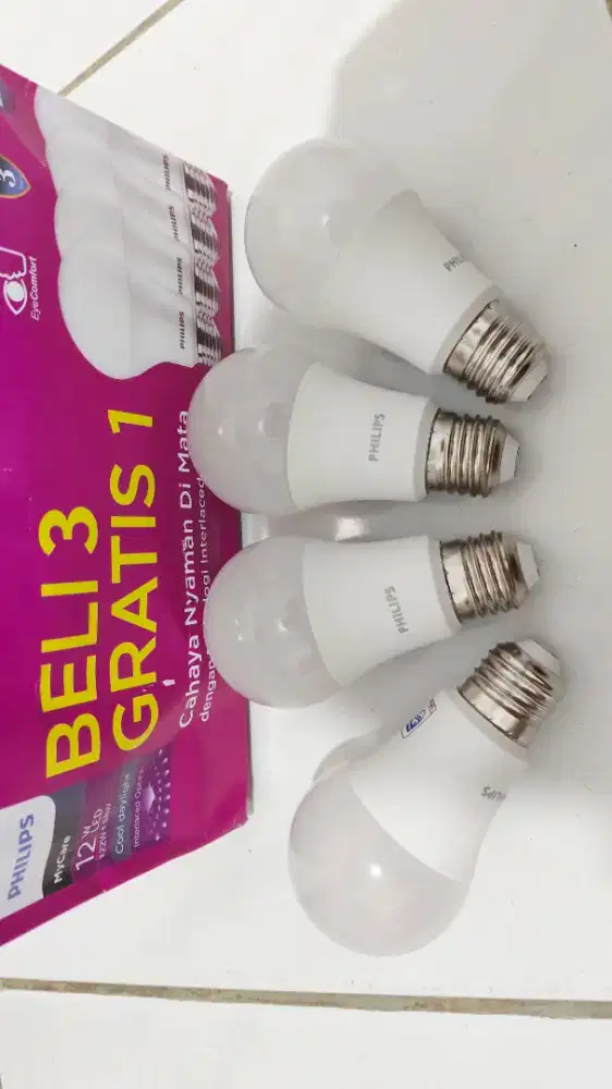 Dijual lampu Philips 12 watt isi 4 pcs