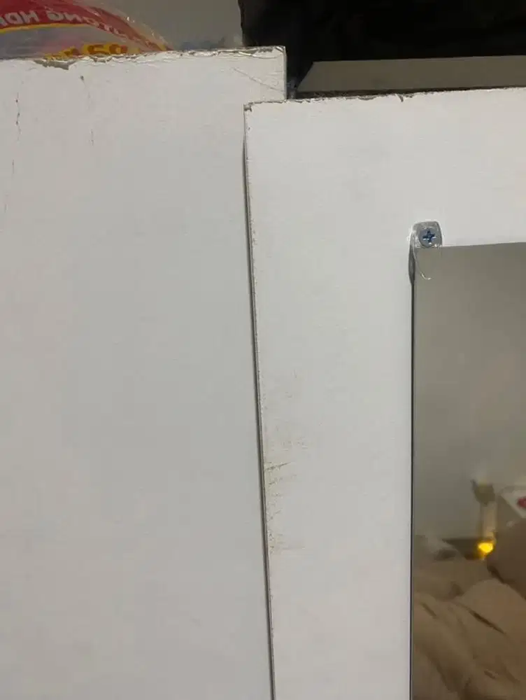 Lemari Pakaian 3 Pintu