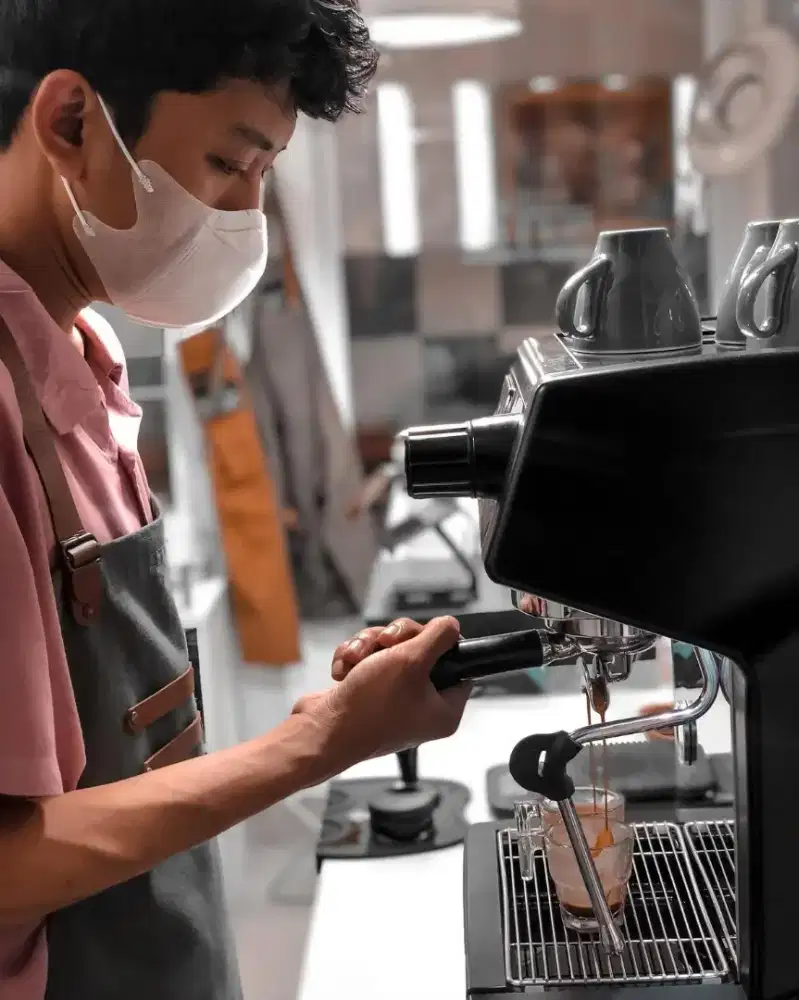 Dibutuhkan Barista Wanita