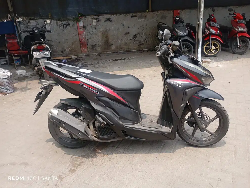 Honda Vario 125 LED new Tahun 2018 Surat komplit