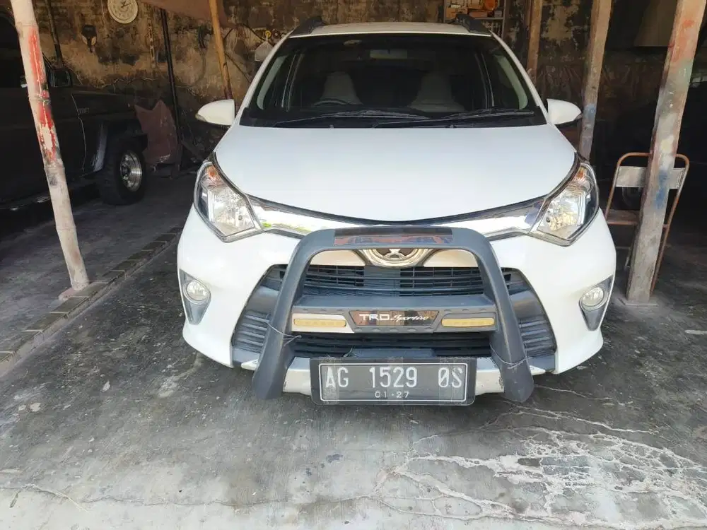 Dijual Mobil Toyota Calya th 2016 warna putih