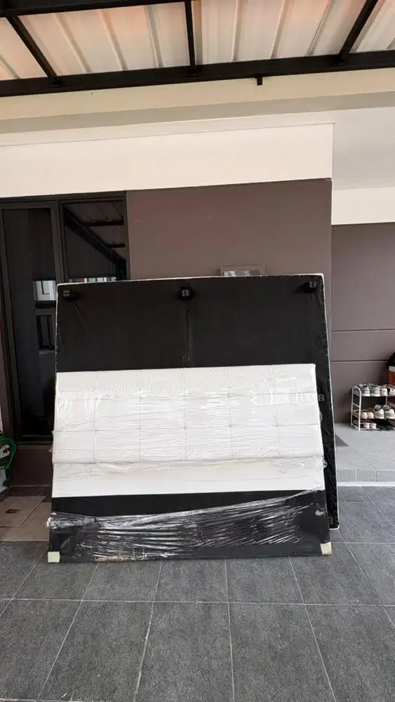 Dipan Kasur Springbed King 180x200
