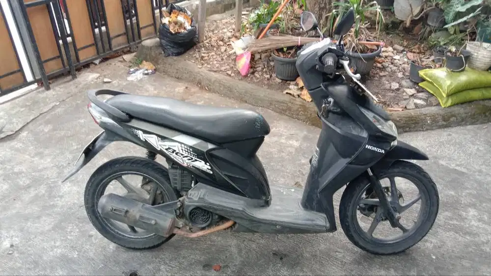 Dijual Apa Adanya Honda Beat Karbu 2011