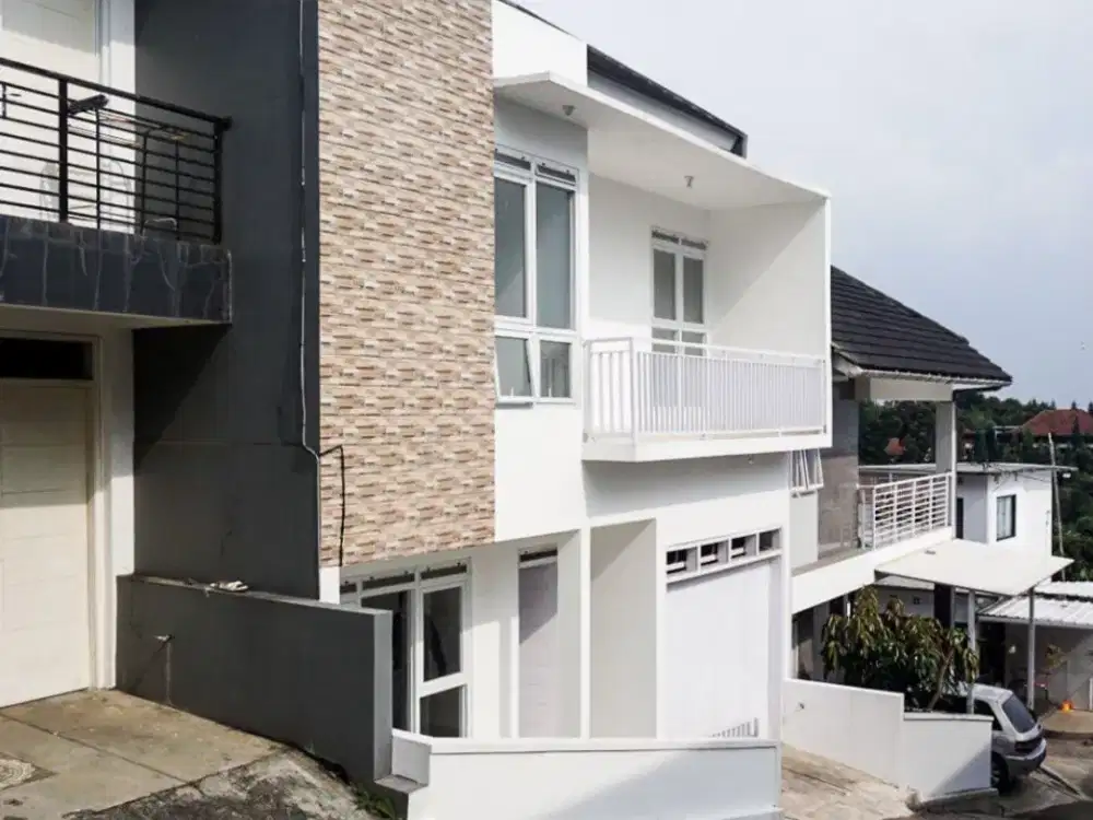 Rumah Dalam Komplek Eksklusif di Awiligar