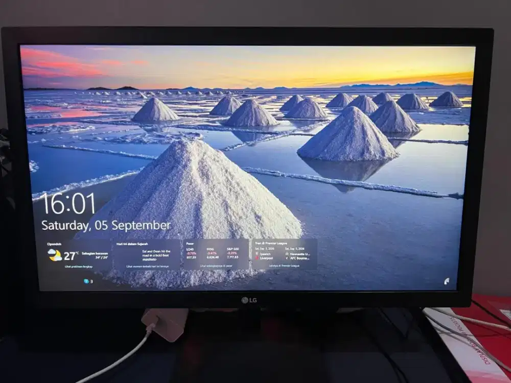 JUAL MONITOR LCD SECOND LIKE NEW