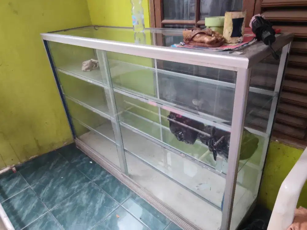 Jual etalase bekas ada minus
