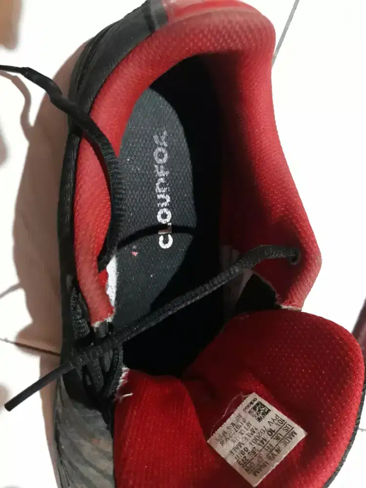 Di jual sepatu adidas