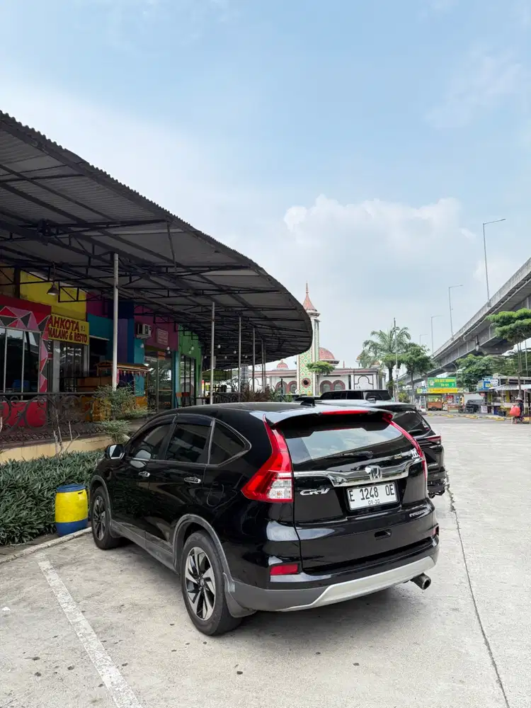 CRV 2.4 AT Tahun 2015 STNK atas nama sendiri