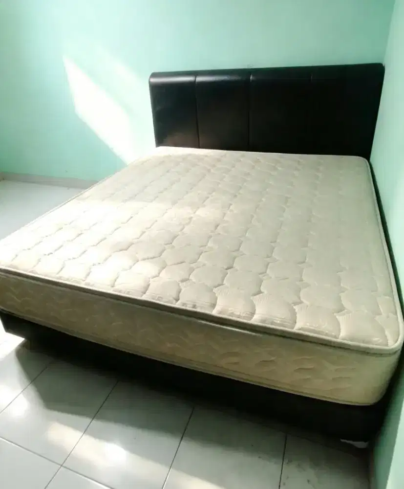 Dijual murah spring bed king size