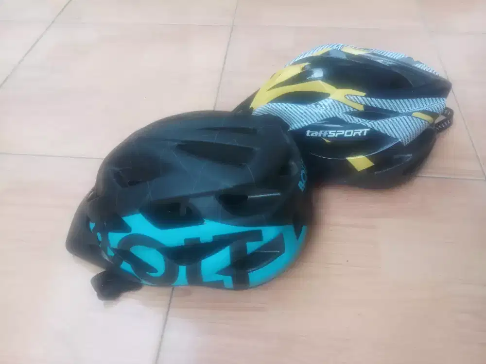 Helm blot warna biru