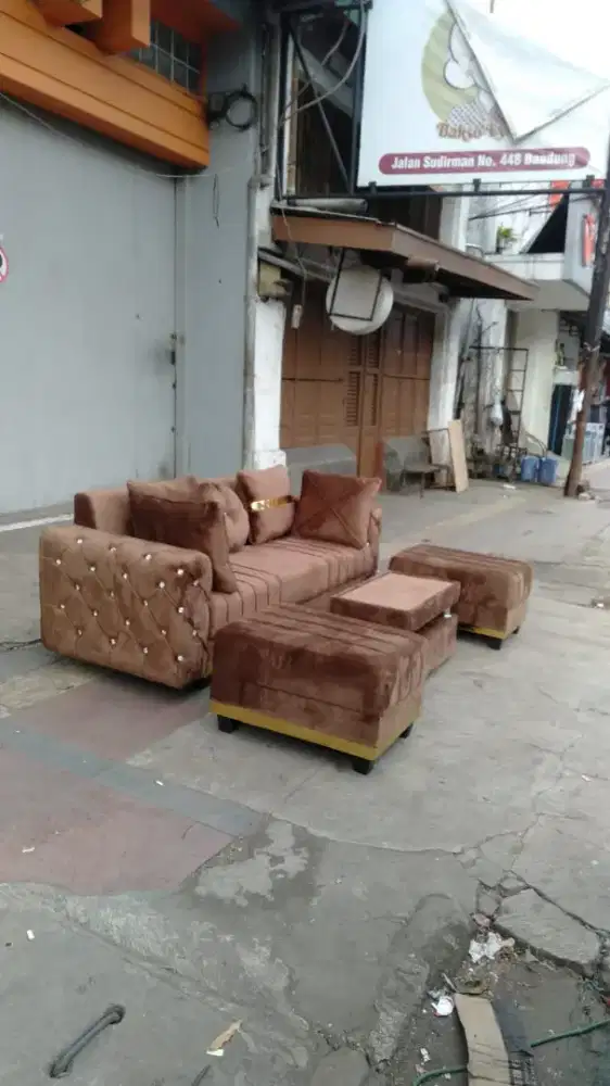 sofa tamuu ccok untum ruang tv