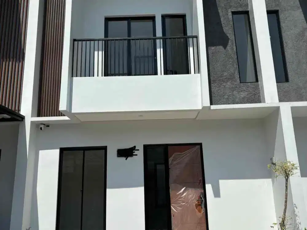 Dijual rumah 2 lantai dp 10 juta dekat kampus Undip Tembalang semarang