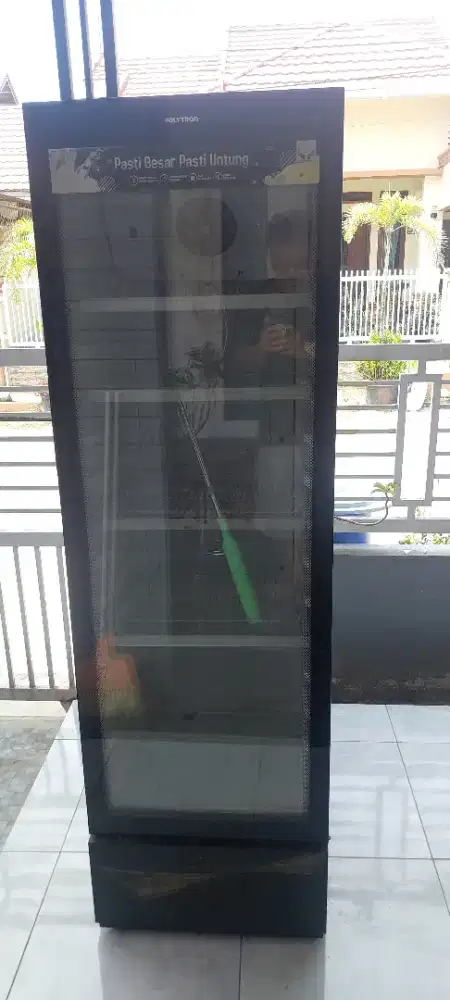 Dijual Showcase Bekas Polytron Scn 237