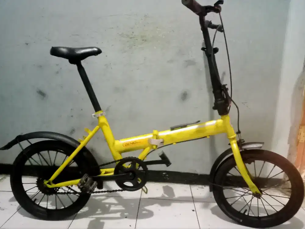 Dijual sepeda lipat merk GENIO ring 16 kondisi msih bagus Keker normal