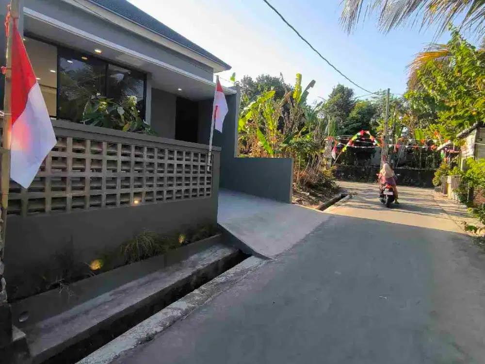 RUMAH BARU KONSEP MINIMALIS LOKASI DEKAT PASAR CEBONGAN
