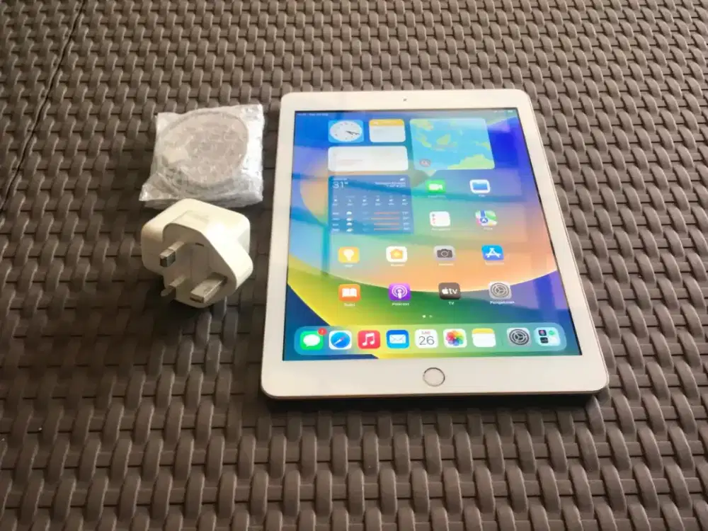 iPad Gen 5th Gold Wi-Fi 32GB Normal Eks Resmi iBox