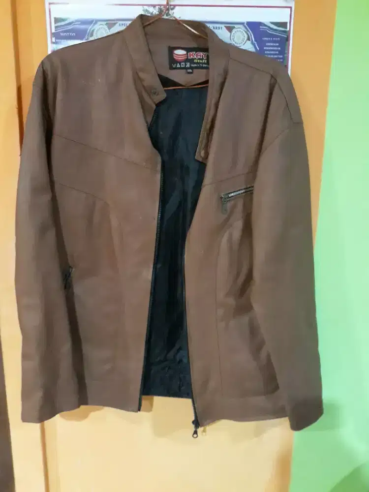Dijual jaket kulit layak pakai size XL