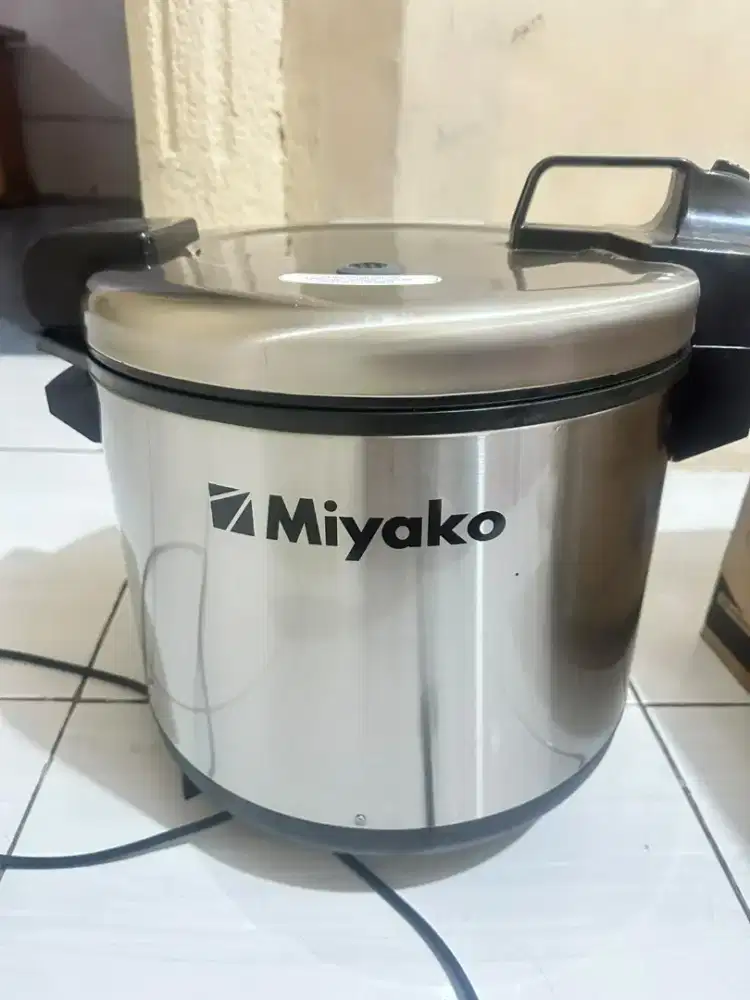 Magicom Miyako Type MCG-171 kapasitas 6 liter