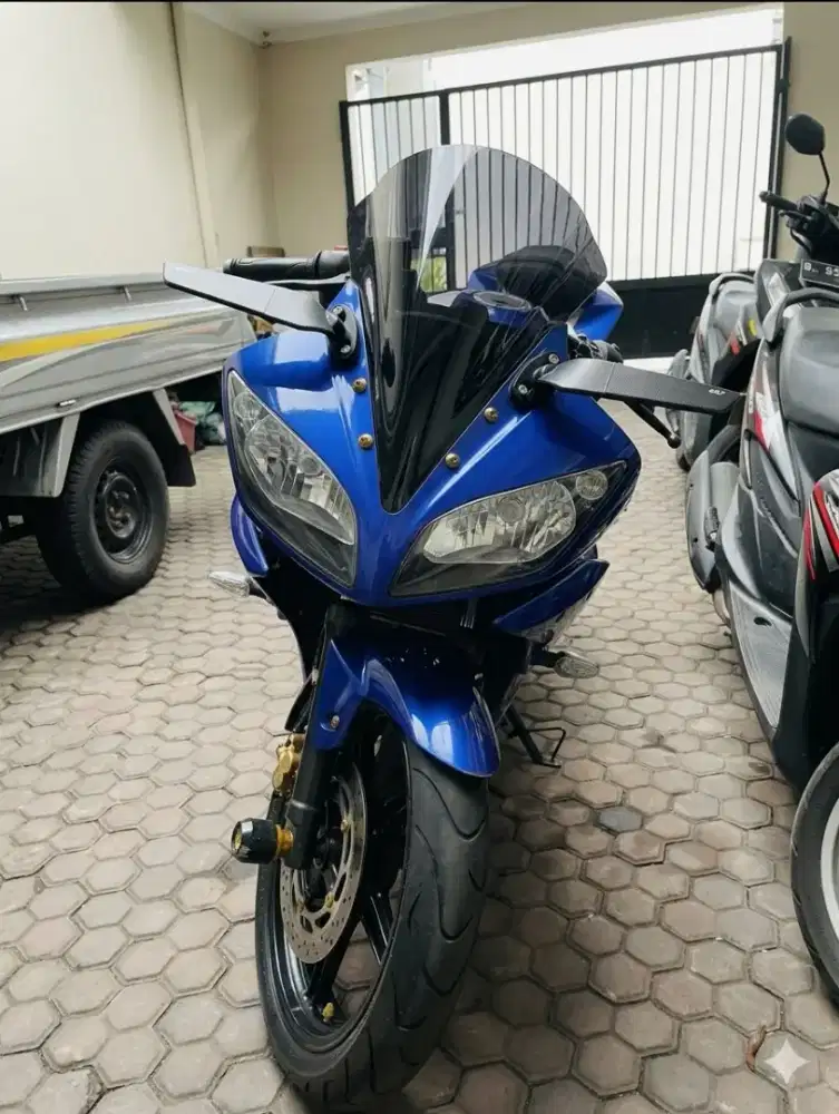 Dijual Cepat R15 V2 Th 2014