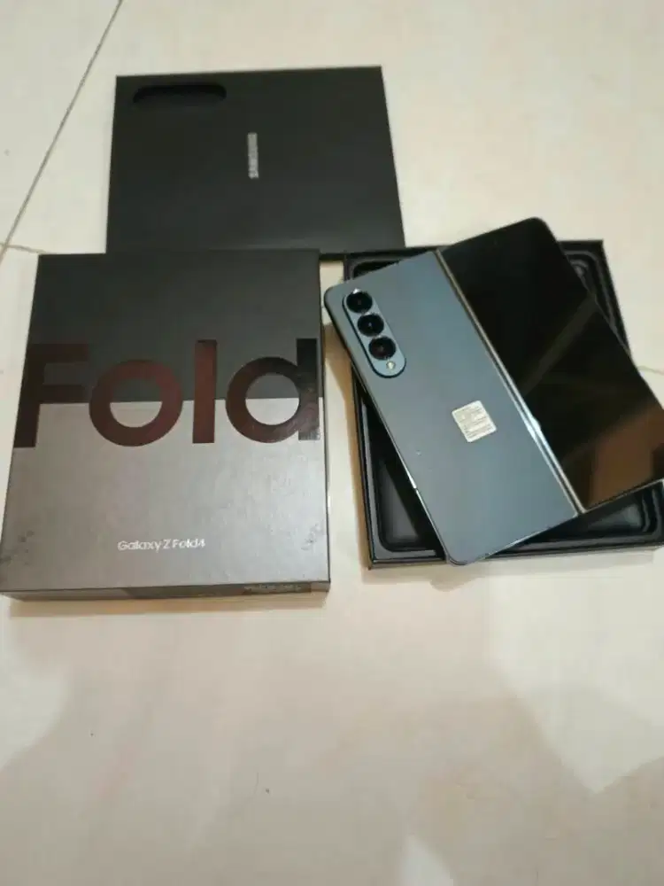 Samsung Z Fold 4 12/256 resmi sein Fullset